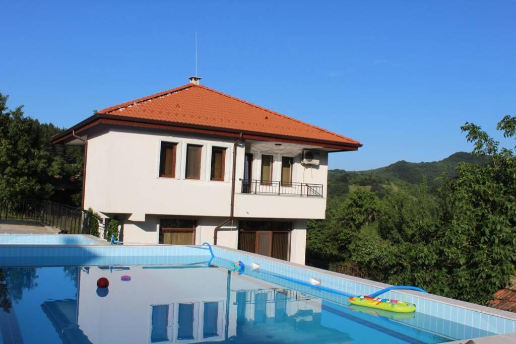 Бадевски Рай- Къща София Weliko Tarnowo Exterior foto